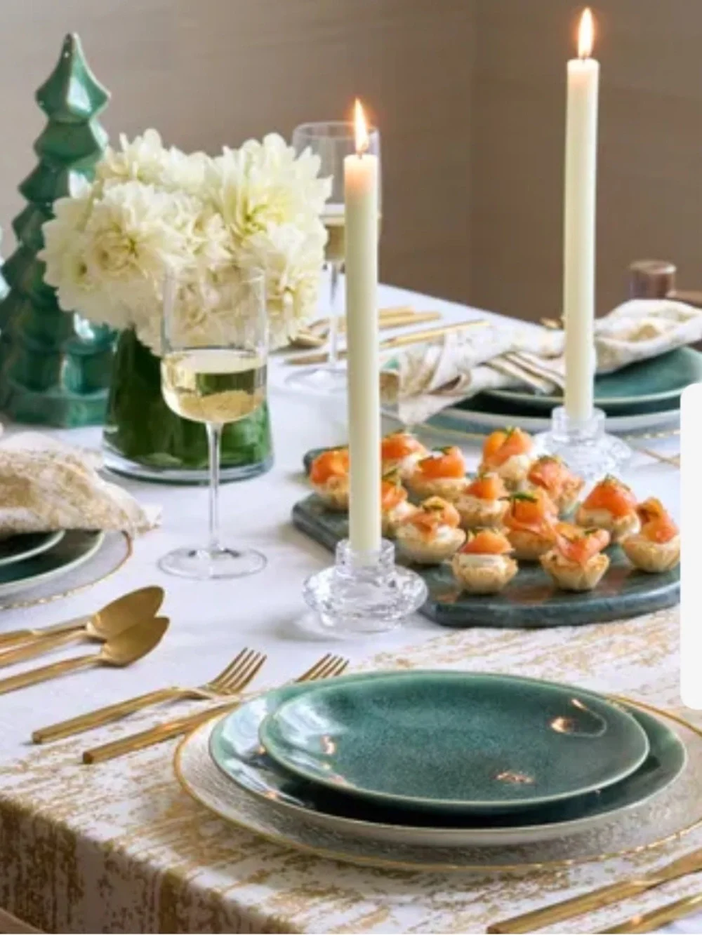 Sur La Table Gold Splatter Runner & Napkin Set (8).